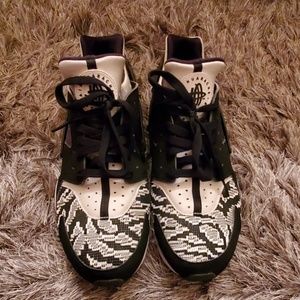 Nike Huarache 'Perpetual Zebra'